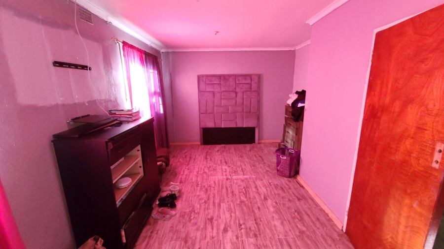 5 Bedroom Property for Sale in Kleinvlei Western Cape